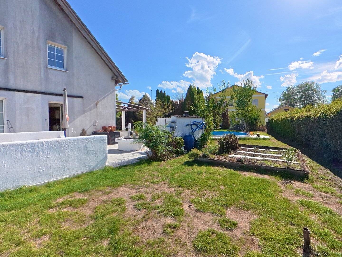 Charming 4-room single-family house in Neuzeug with 2 terraces and 3 parking spaces
