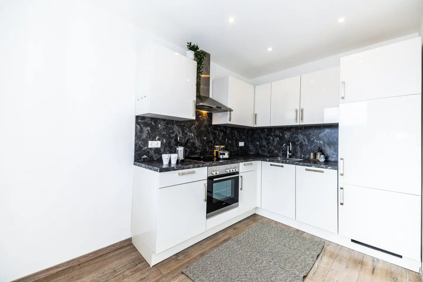 Sunny loggia I directly on the Mur I 5th floor with elevator I absolute quiet location I separate kitchen I Projekt Wohnen