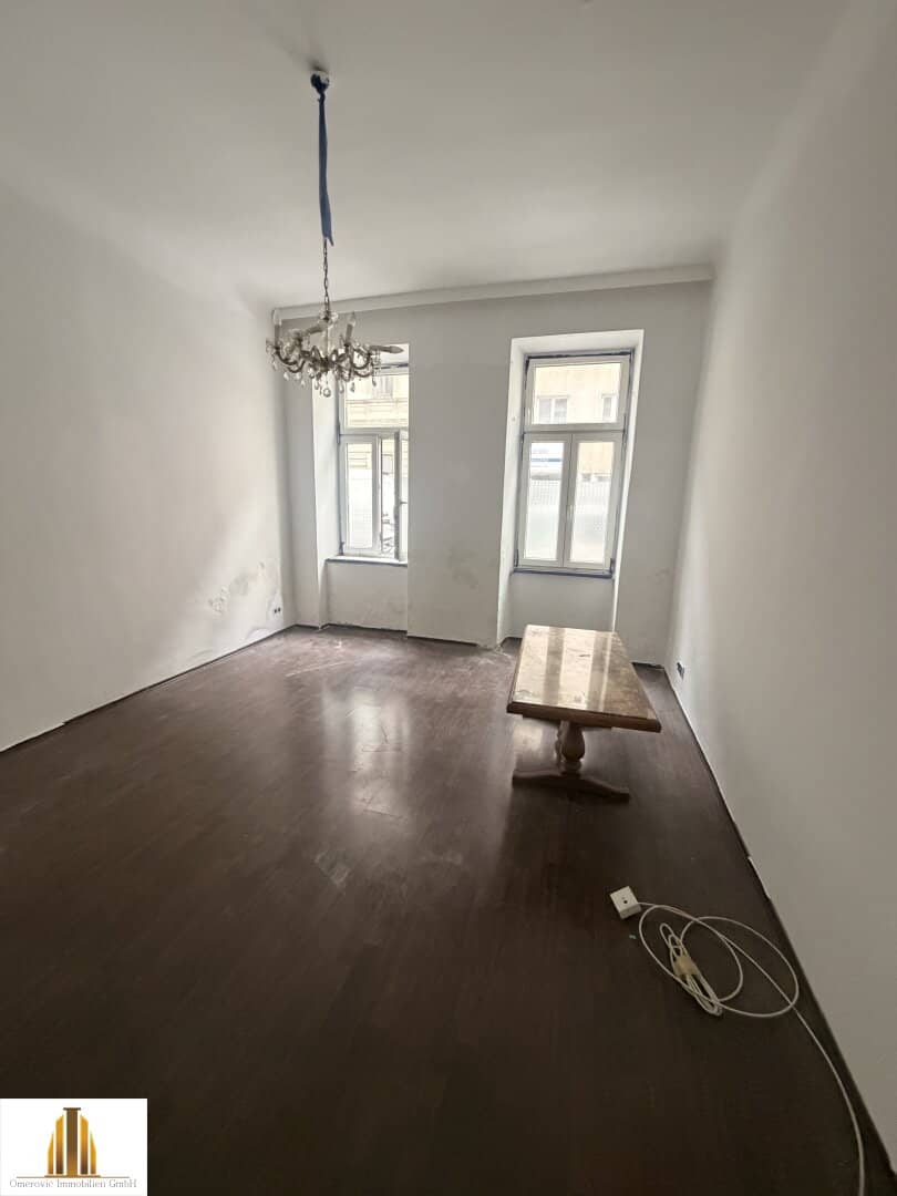 Top-Lage! Sanierungsbedürftig helle Garconniere