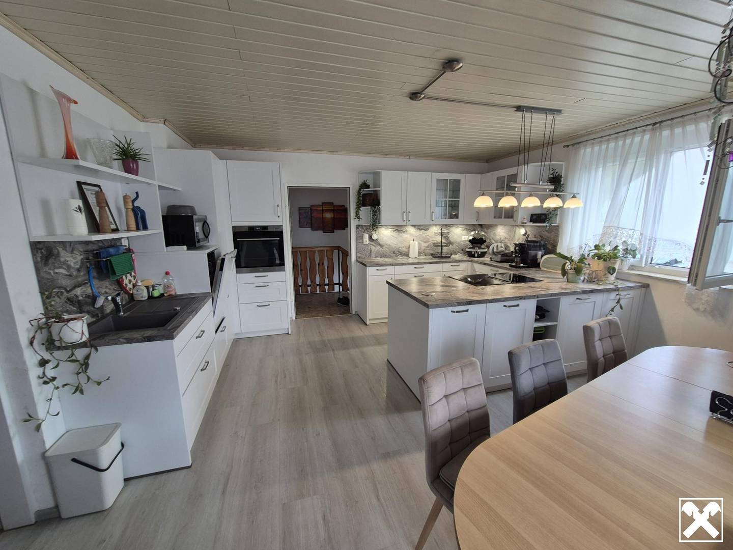 Anlegerwohnung auf großem Grundstück mit Solaranlage