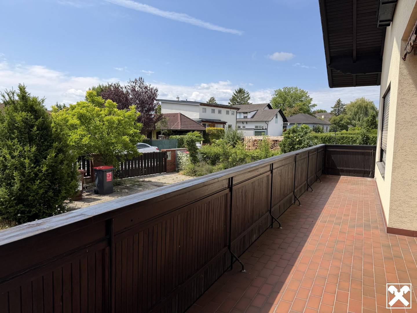 Familienwohnung mit großem Garten und Garage