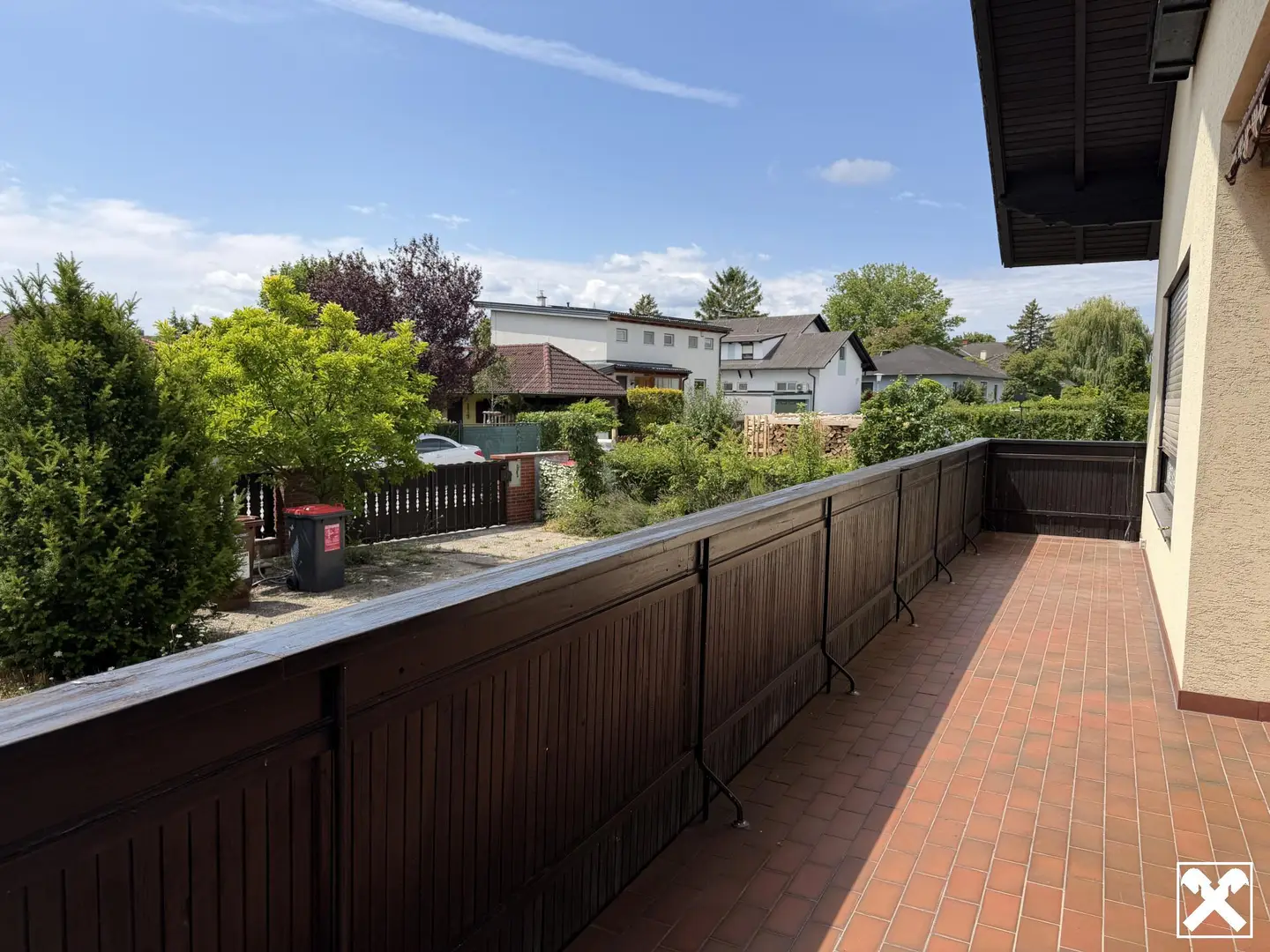 Familienwohnung mit großem Garten und Garage