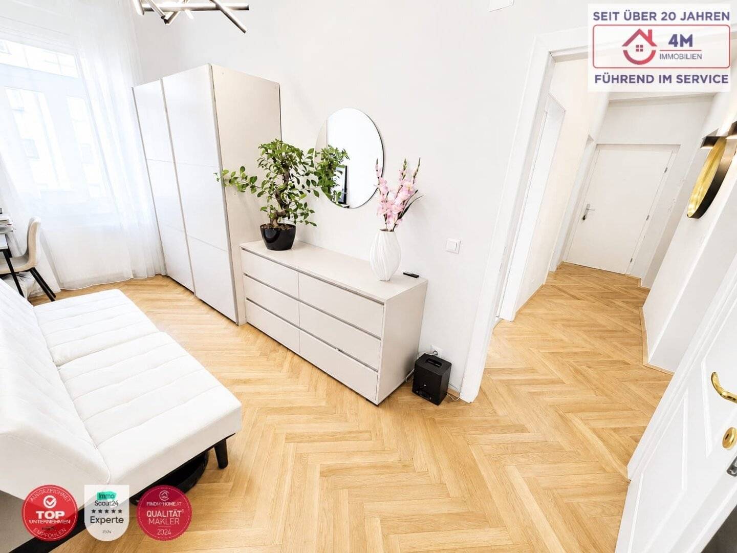 Wiener Lebensgefühl auf höchstem Niveau - modernes Wohnen im charmanten Altbau mit Balkon im 4. Liftstock!