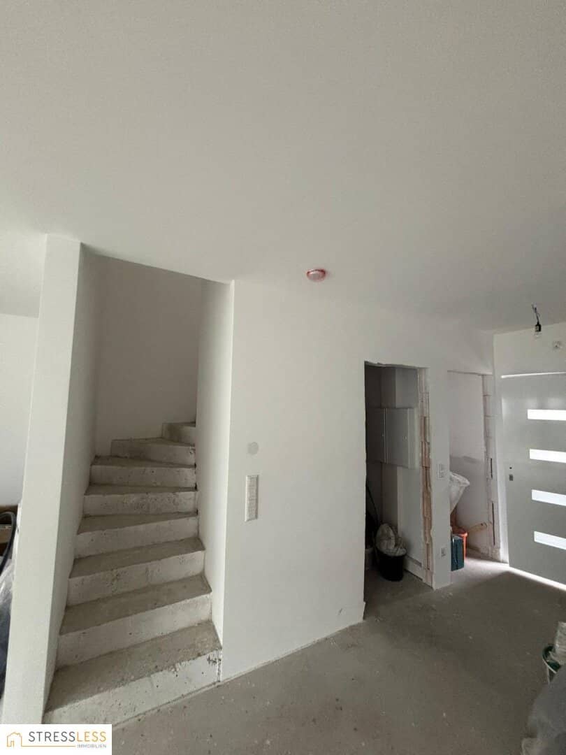 Modern terraced house with garden, terrace &amp; EV charging station in Maria Lanzendorf