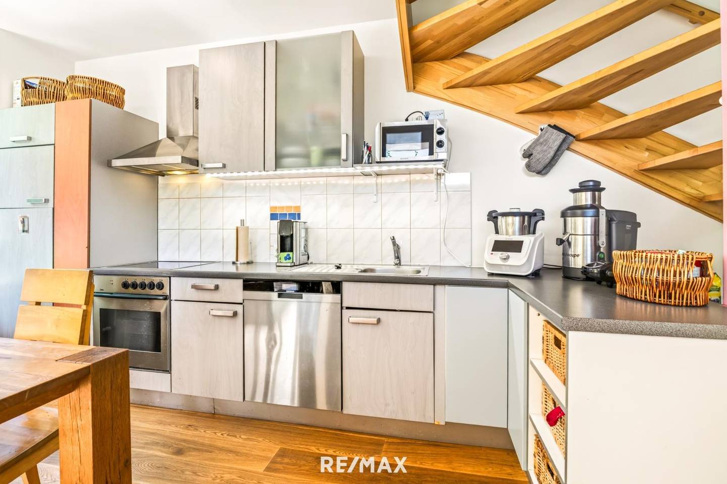 Quiet family apartment with terrace and private garden