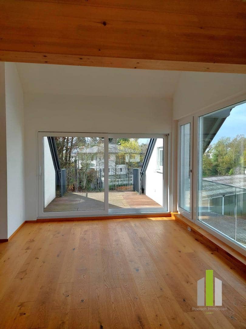 Wohnung mit großer Dachterrasse und inkludierten Parkplätzen
