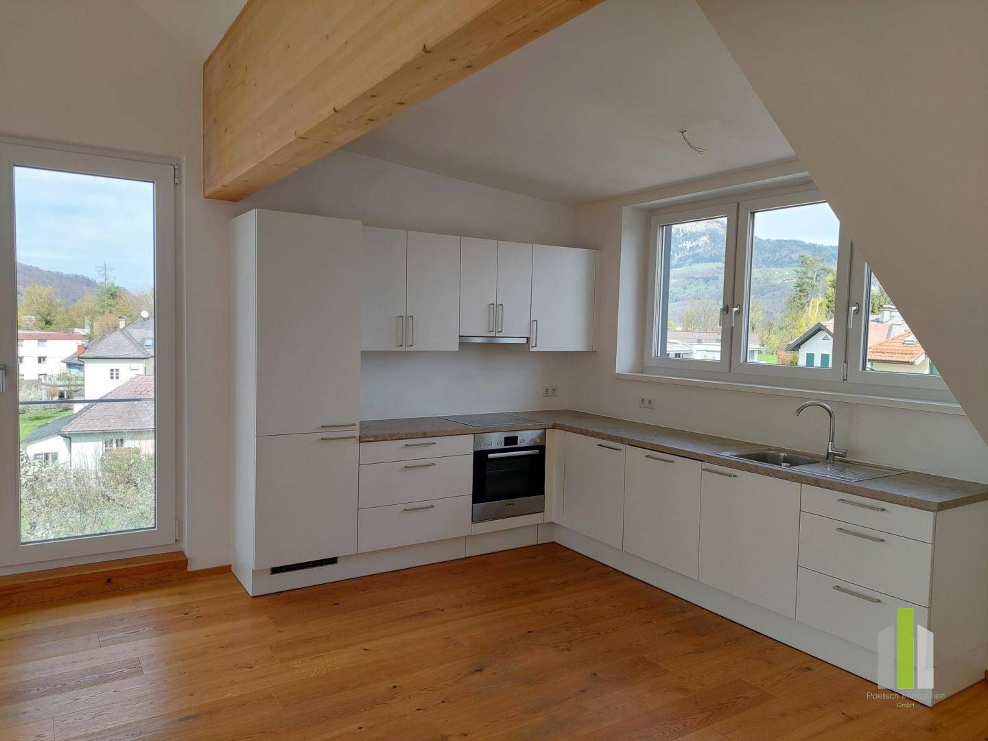 Wohnung mit großer Dachterrasse und inkludierten Parkplätzen