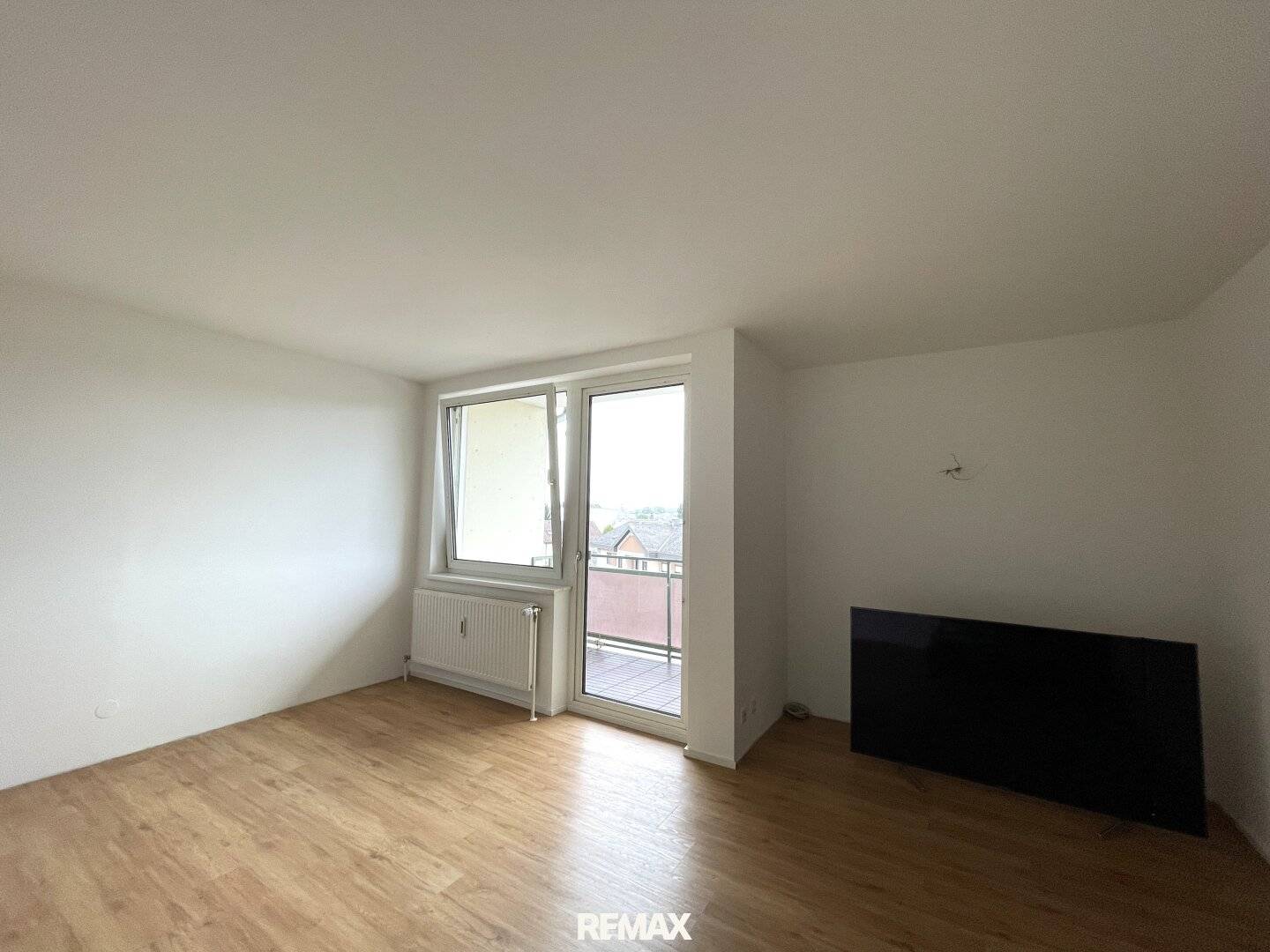Centrally located 3-room apartment with loggia