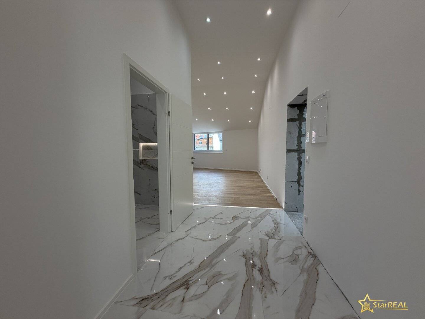 NOCH 3 WOHNUNGEN FREI! EIGENTUMSWOHNUNG DELUXE. 4,5-ZIMMER, TERRASSE - PARKPLÄTZE VERFÜGBAR