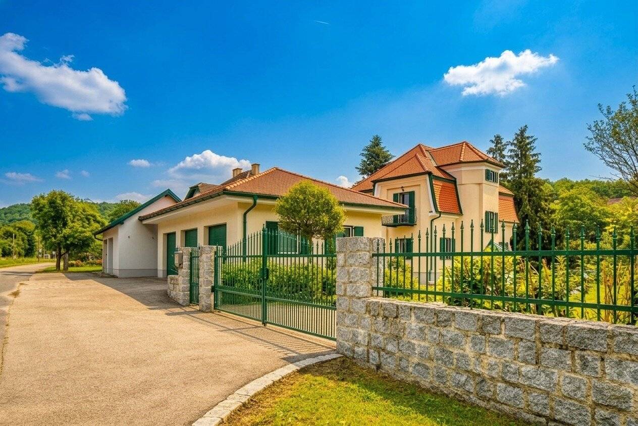 ++ Wo andere Urlaub machen, sind Sie zu Hause ++ Außergewöhnliche Villa mit privatem Flusszugang &amp; Wellnessbereich am Kamp