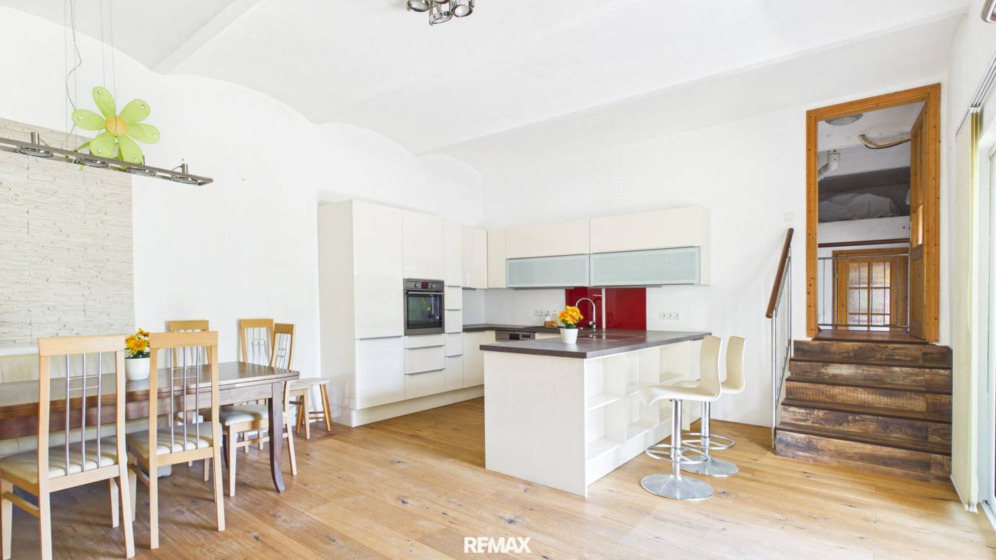 OPEN HOUSE SAT, 19.09. from 10:00 - CHARMING LARGE HOUSE in Jedenspeigen