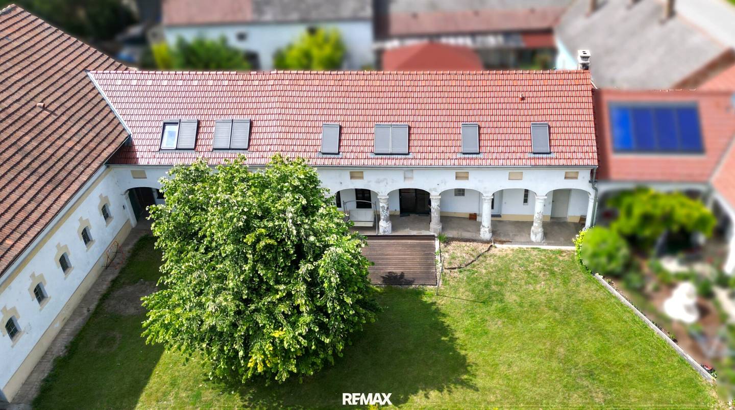 OPEN HOUSE SAT, 19.09. from 10:00 - CHARMING LARGE HOUSE in Jedenspeigen