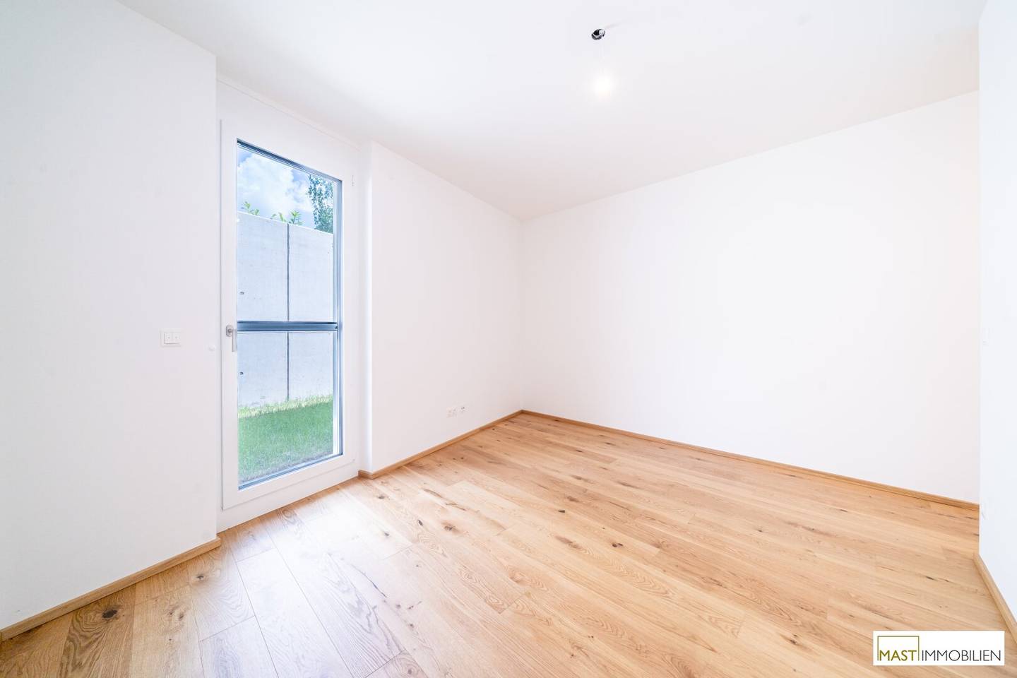 Commission-free 2-room garden apartment