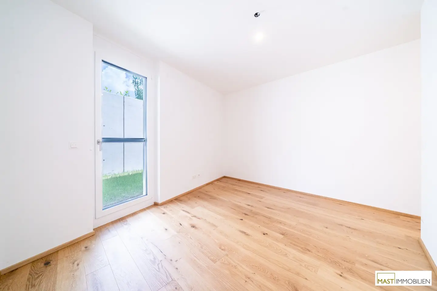 Commission-free 2-room garden apartment