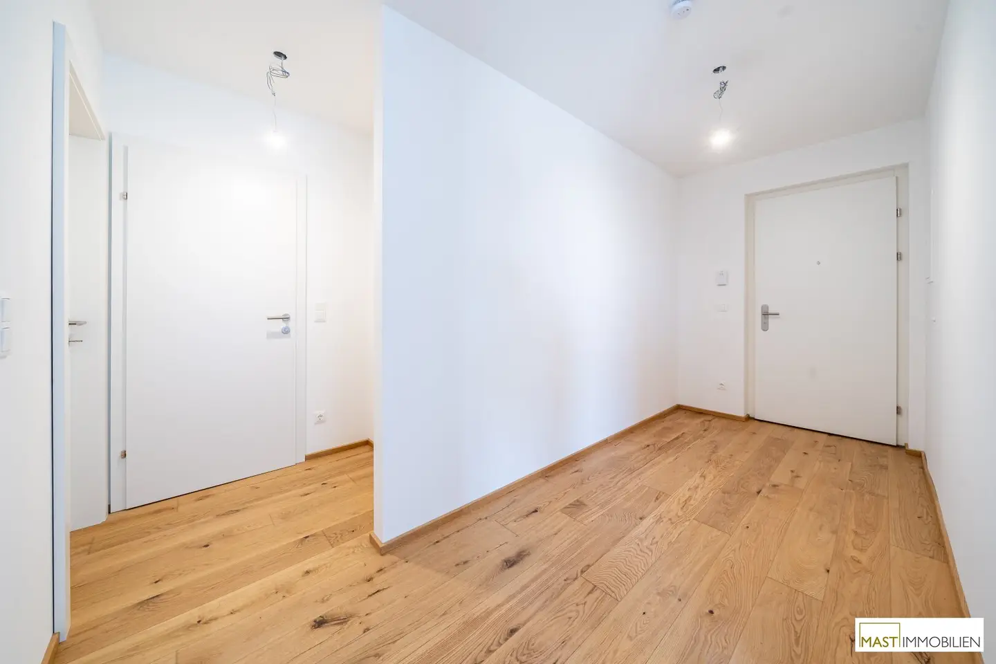 Sofort beziehbar! 3-Zimmer Wohnung mit Dachgeschosswohnung!