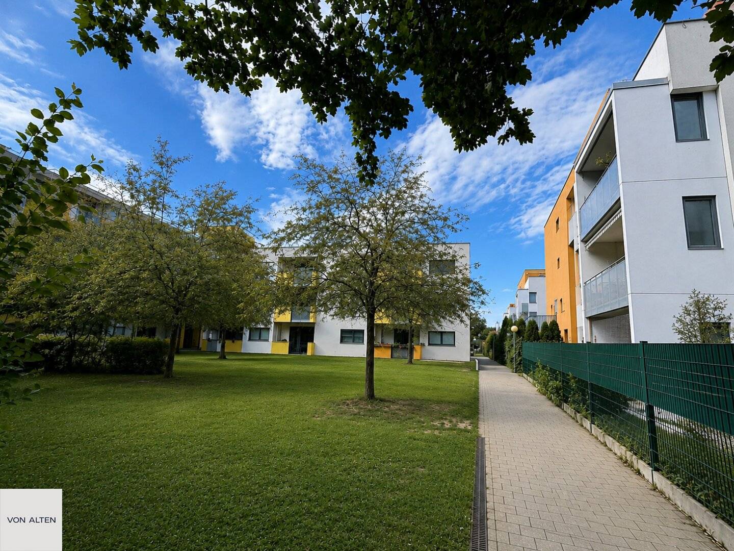 2-room apartment with balcony directly on the Liesingbach