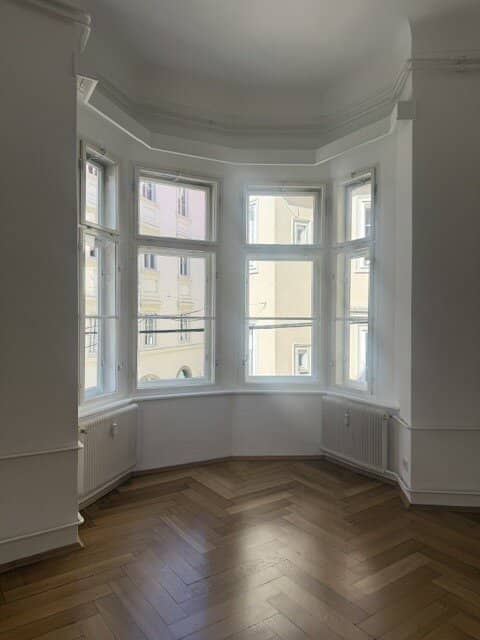 Aufwendig saniert: Großzügige 4- 6 Zimmer-Wohnung in der Hofgasse Ecke Sporgasse, 175m², 1. Etage ohne Lift, OHNE Küche und Badezimmer, individuelles Wohnkonzept somit möglich