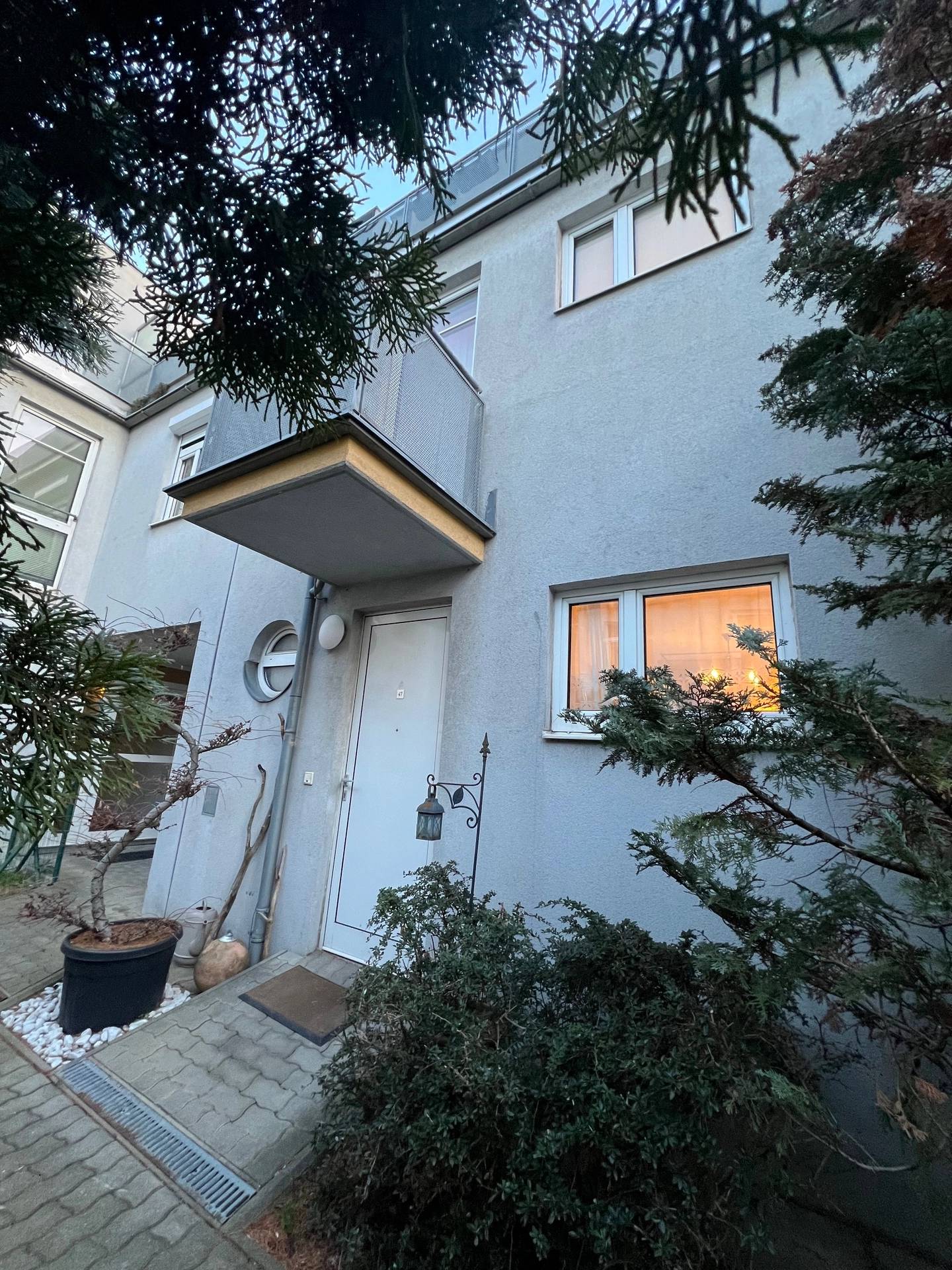 Lichtdurchflutete familienwohnung mit Privatgarten und Terrassen
