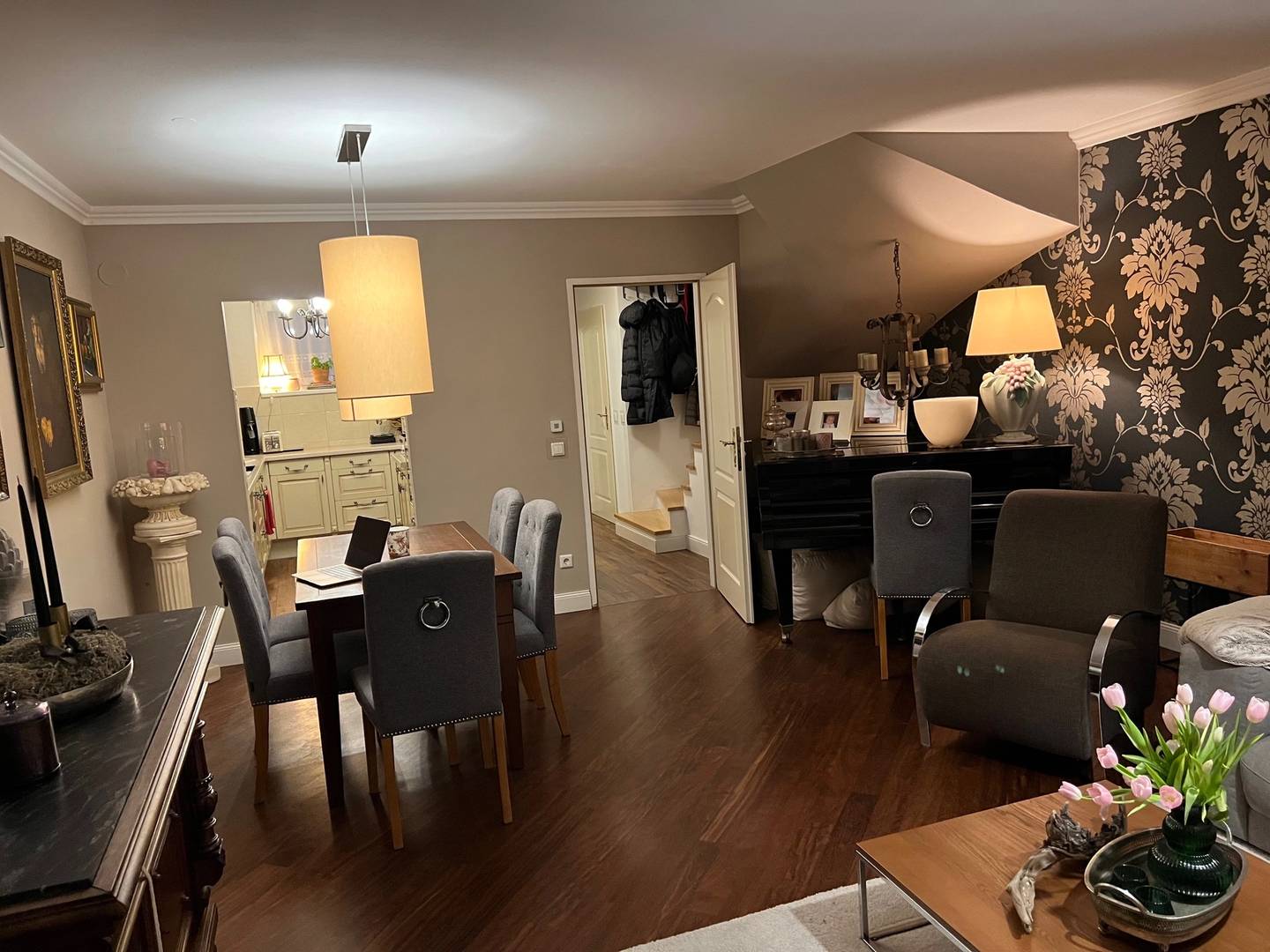 Lichtdurchflutete familienwohnung mit Privatgarten und Terrassen
