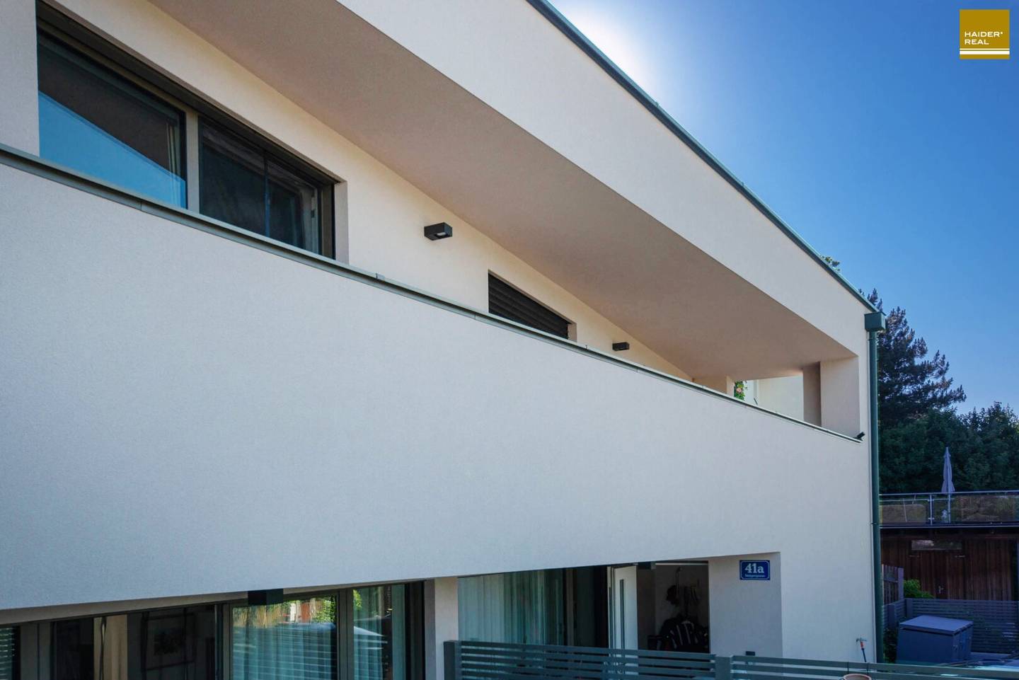 NEU errichtetes Haus - kompakte Wohnfläche optimal konzipiert