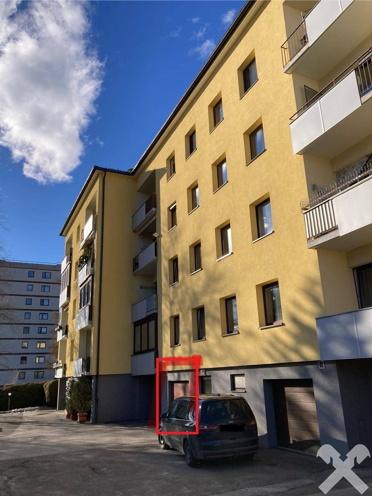 Zentrale Wohnung mit Garage und großem Keller