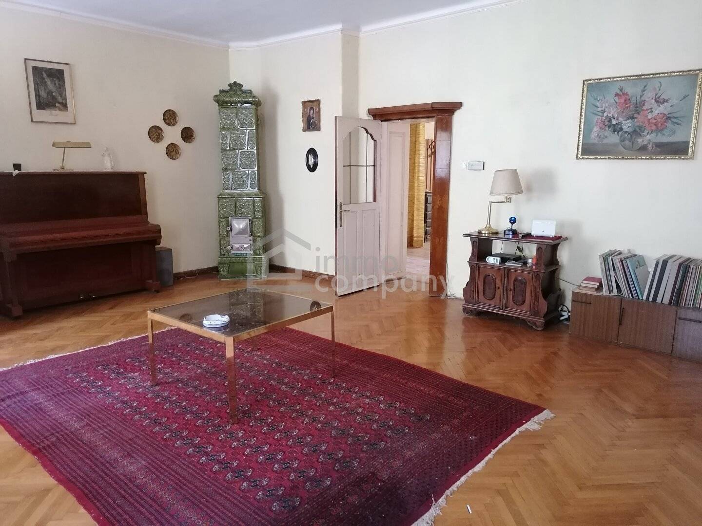 Historic residential house on approx. 7,400 m² plot with development potential