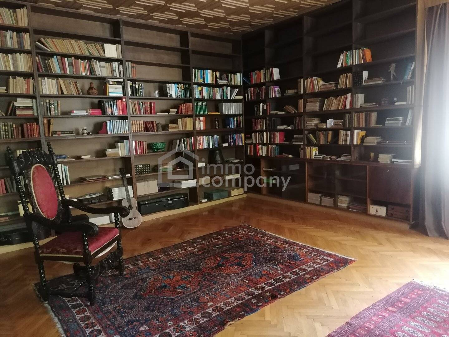 Historic residential house on approx. 7,400 m² plot with development potential