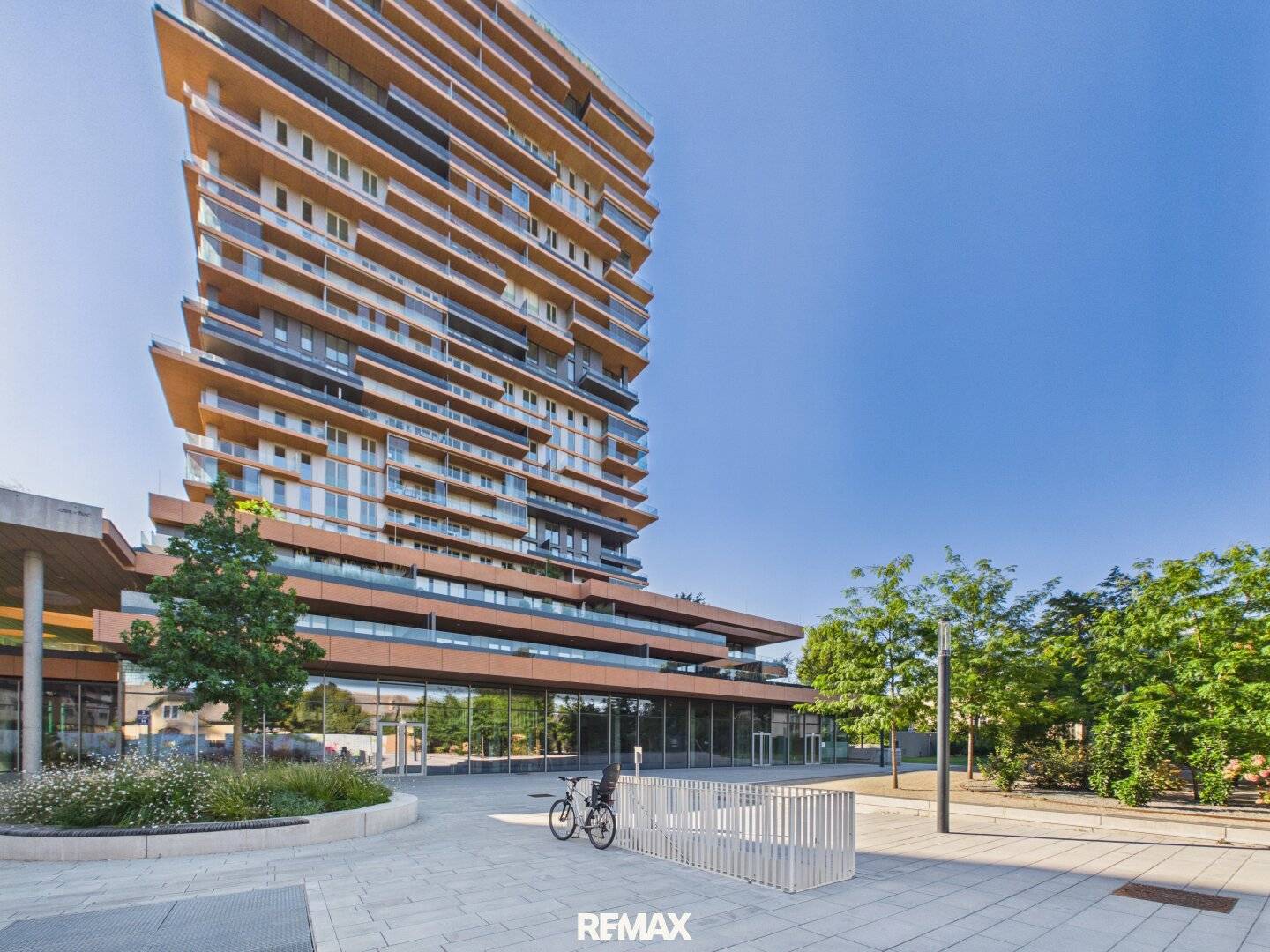 Residential Tower Grünblick: 4-room Apartment on the West Side on the 12th Floor