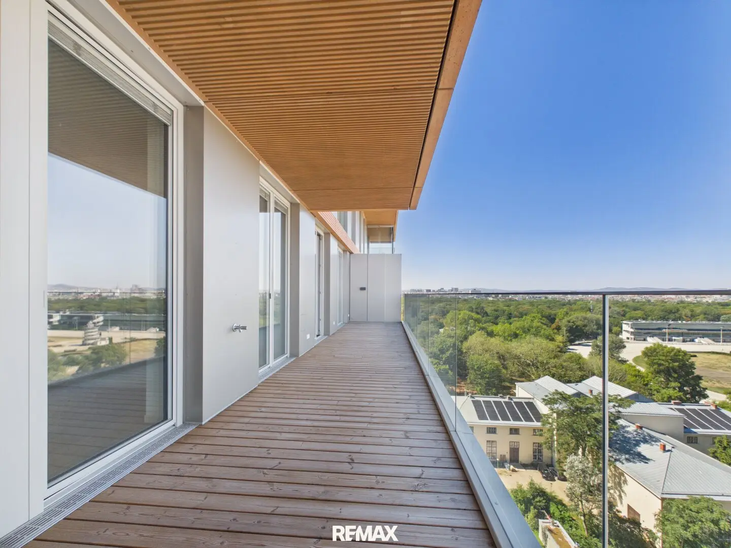 Residential Tower Grünblick: 4-room Apartment on the West Side on the 12th Floor