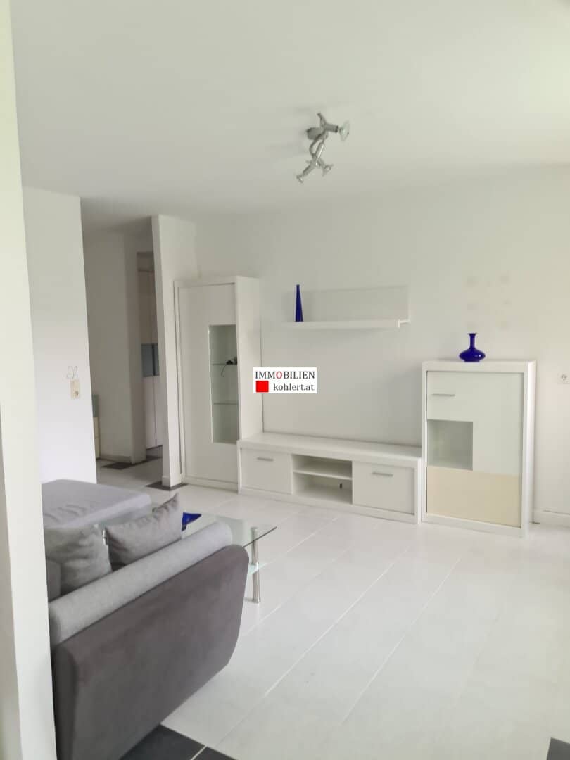 WOHNUNG IN GRÜN-RUHELAGE MIT TERRASSENBENÜTZUNG