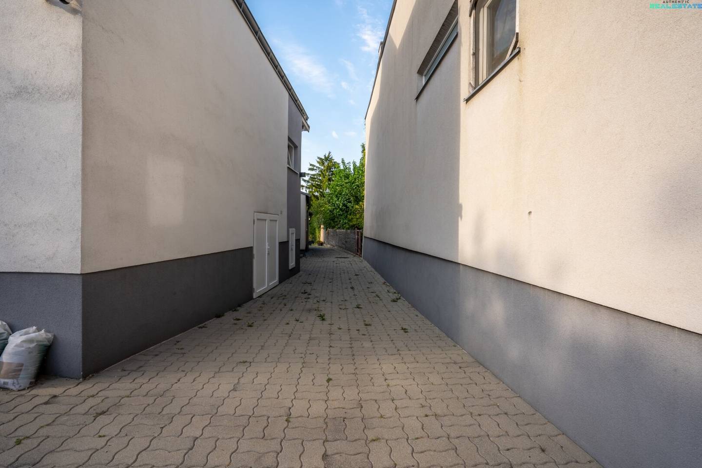 Live quietly, live generously in the middle of Maria Enzersdorf