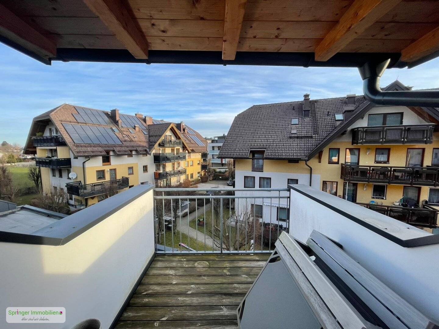 Reach for the sky Stylish 3 room maisonette with roof terrace