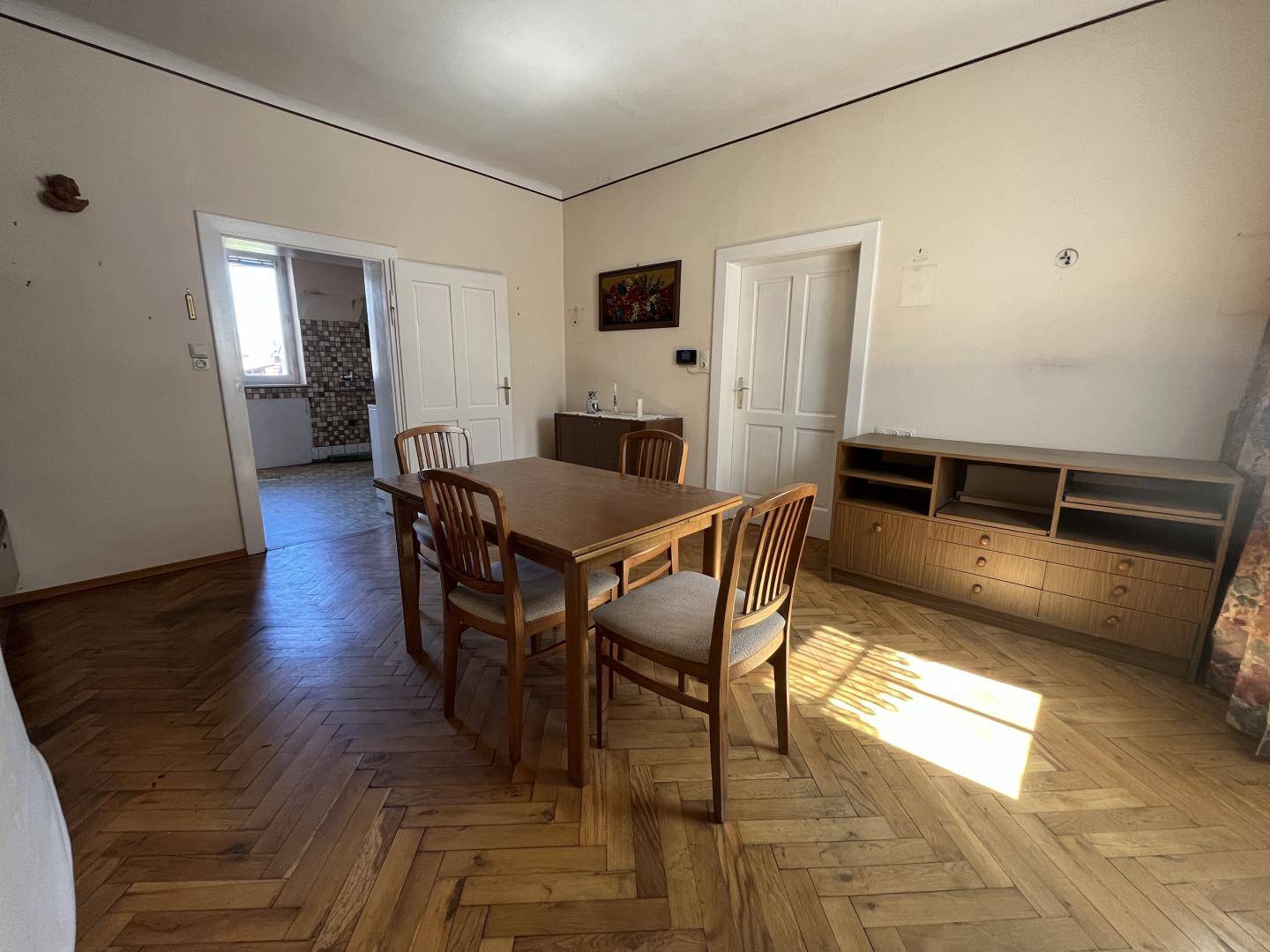 Gepflegte familienwohnung mit Garten und Garage