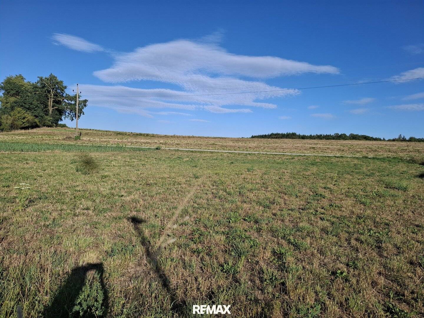 Building plot with excellent transport connections and proximity to the border