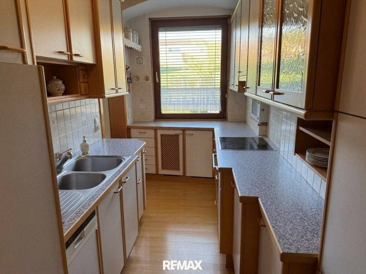 Two / Three-family house with large garden in St. Marienkirchen