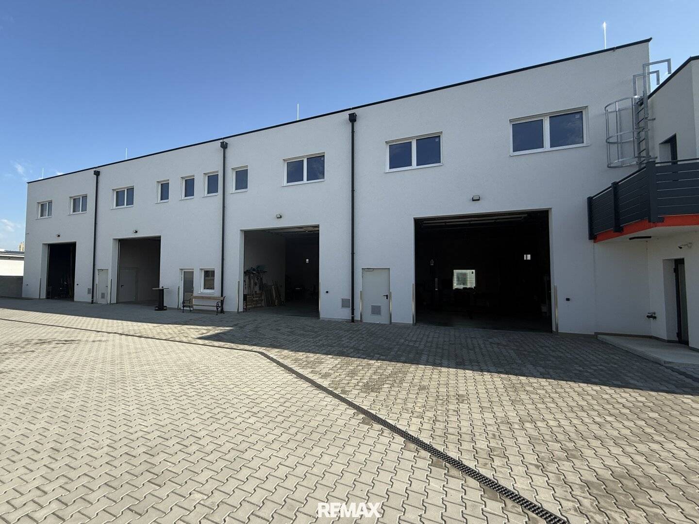 Werkstatt, Halle im  Industriezentrum nahe OutletCenter