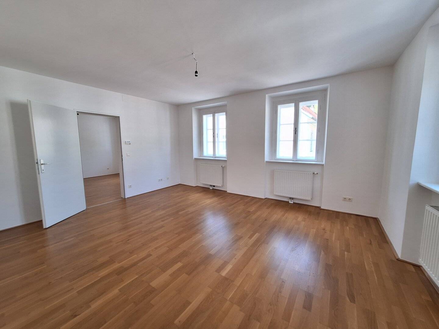 360° TOUR / Zentral gelegene, moderne 3-Zimmer-Altbauwohnung in sehr guter Lage von Purkersdorf