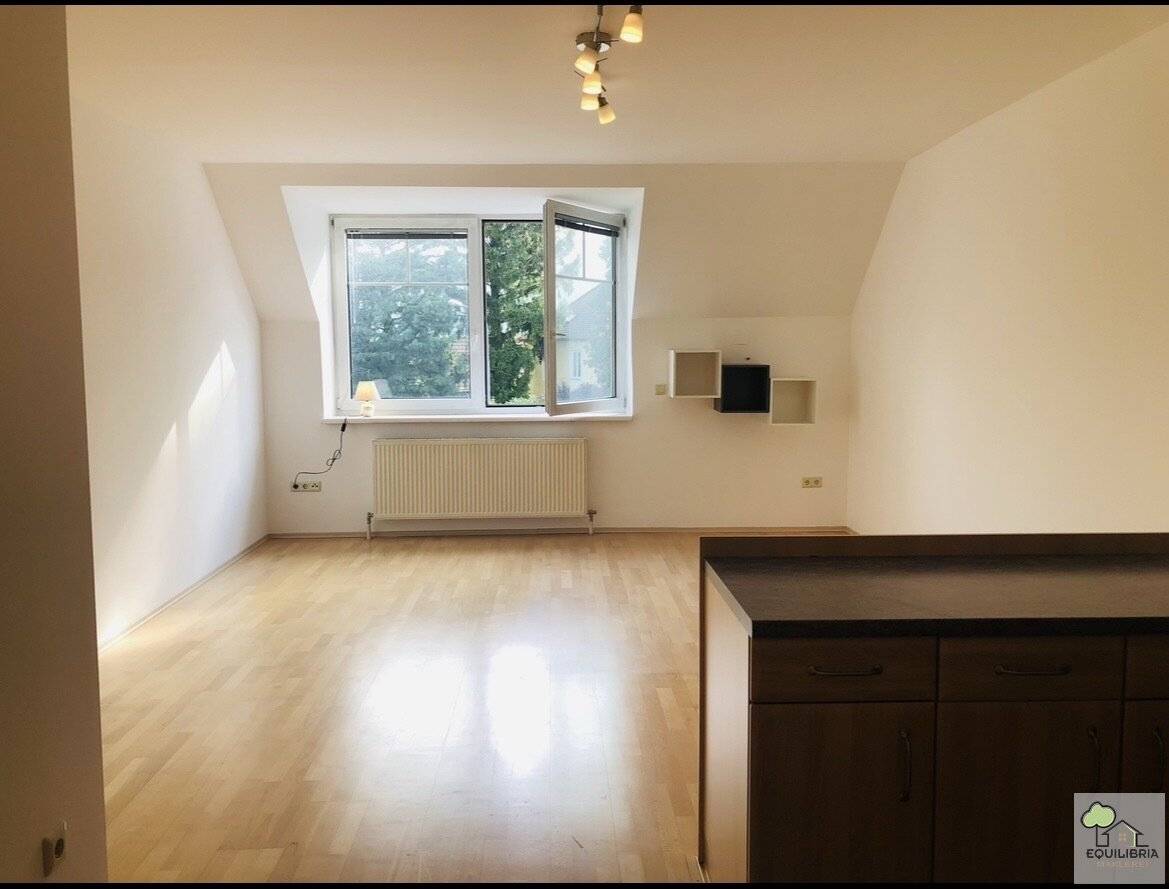 Quiet 2-room apartment with balcony and private parking space in St. Andrä Wördern