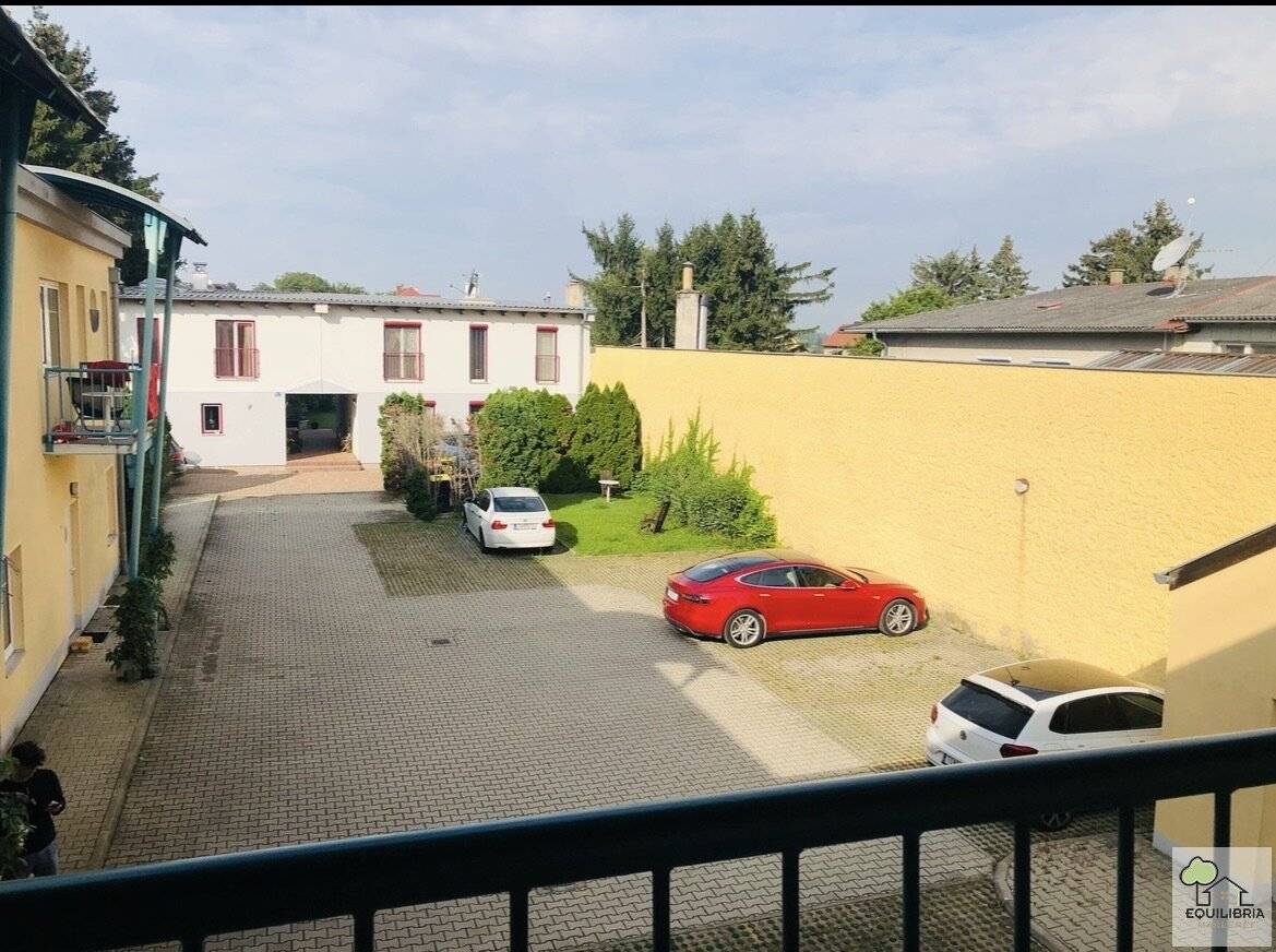 Quiet 2-room apartment with balcony and private parking space in St. Andrä Wördern