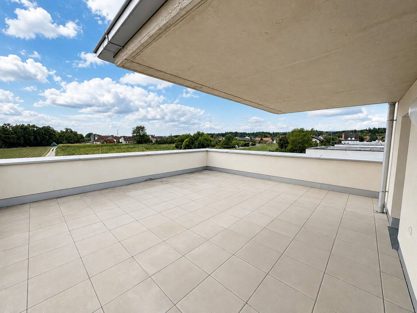 TRAUMHAFTE 4-Zimmer-Neubauwohnung mit Seltenheitswert und riesiger Dachterrasse mit 50m2