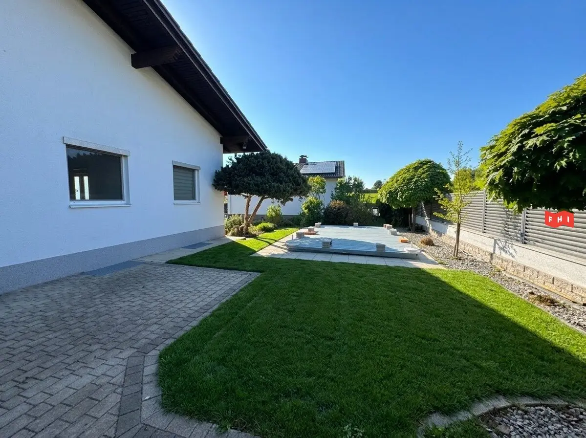 Großzügige Architektur in bester Lage - stilvolles Wohnen auf 330 m2