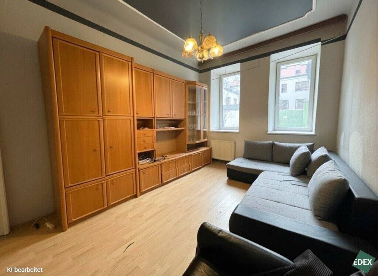 NEW PRICE, 3-room period apartment in need of renovation with development potential near Matzleinsdorfer Platz