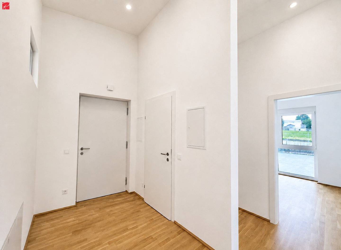Lichtdurchfluteter Erstbezug mit großem Balkon &amp; Carport