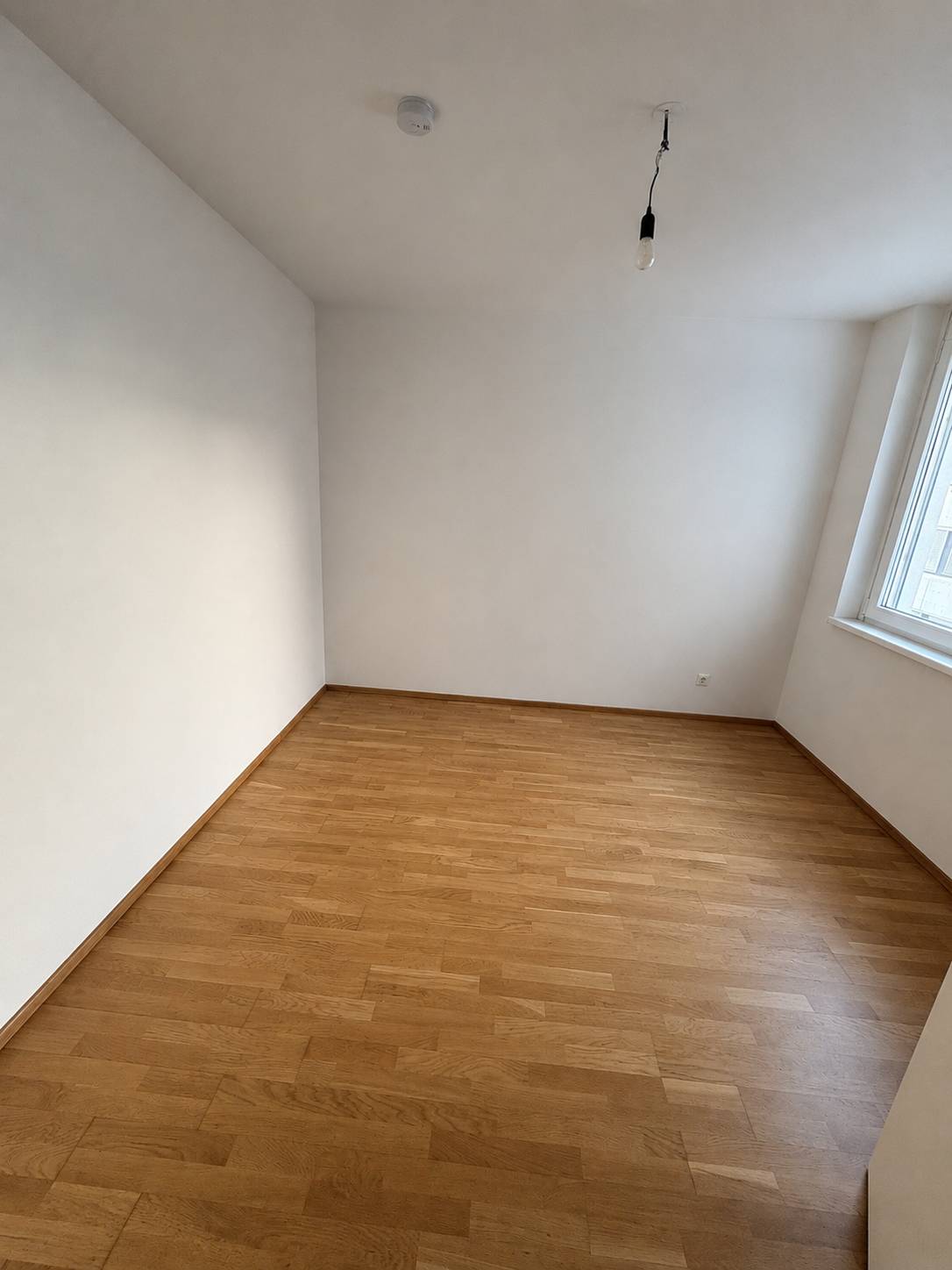 Bright Wohnung with balcony and lift