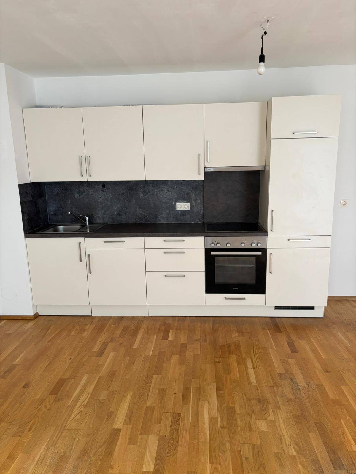 Bright Wohnung with balcony and lift