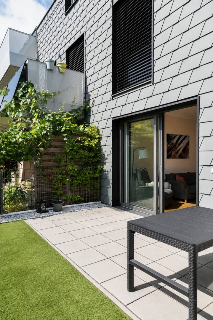 Living like in your own house – modern 3-room maisonette with private garden &amp; terrace