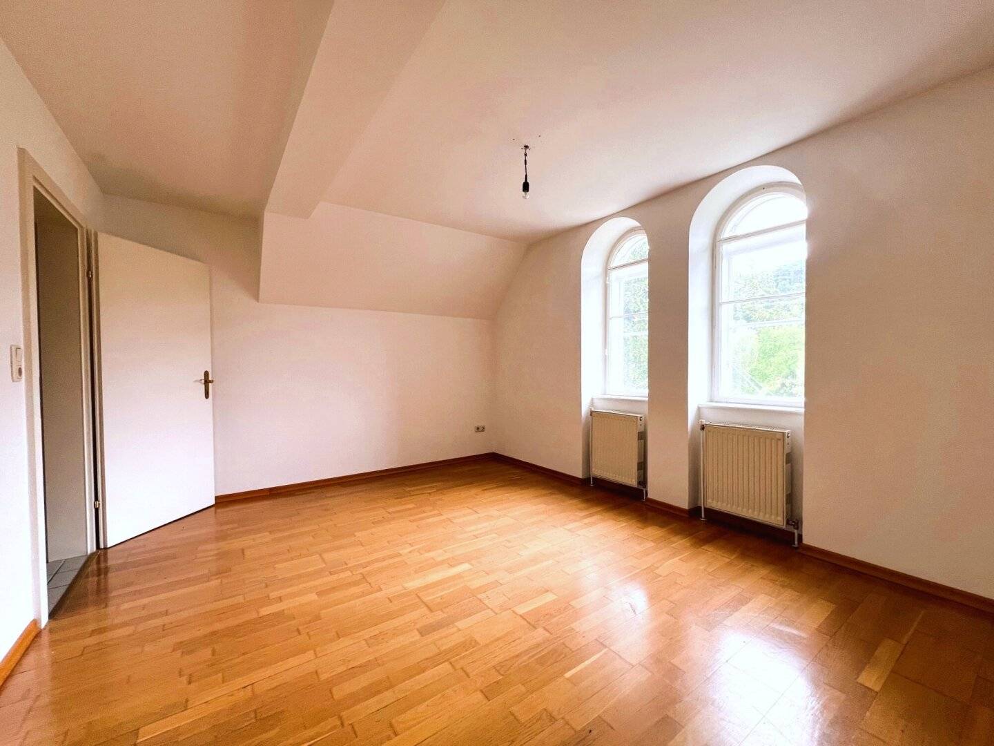 Charming 2-room apartment with shared garden use and view of greenery