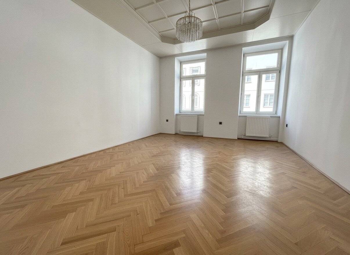 Entzückende Altbauwohnung in eleganter Ruhelage und U-Bahn Nähe