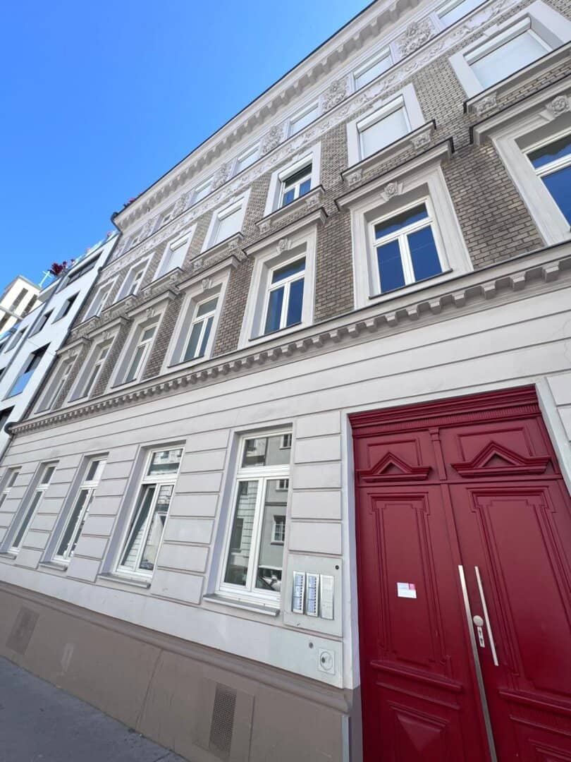 Entzückende Altbauwohnung in eleganter Ruhelage und U-Bahn Nähe