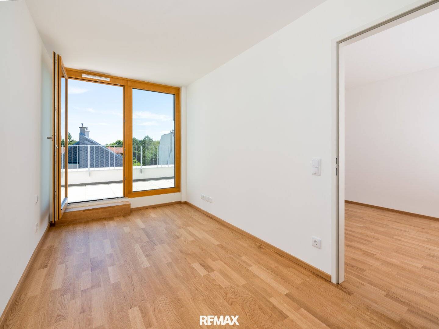 Attraktive 2-Zimmer-Wohnung mit Terrasse auf Wohnebene !
